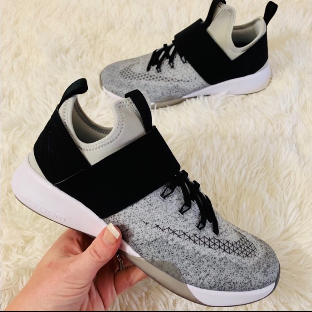 Nike air zoom strong training shoes